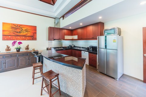 Villa in Phuket, Thailand 4 bedrooms № 173462 - photo 22