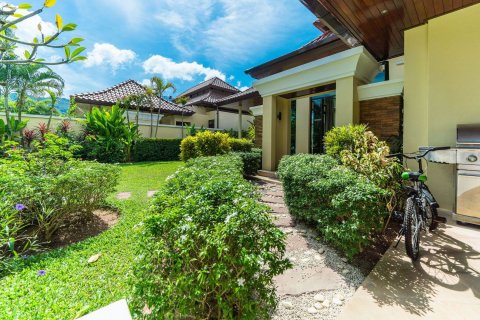 Villa in Phuket, Thailand 4 bedrooms № 173462 - photo 8