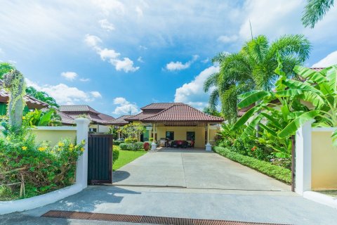 Villa in Phuket, Thailand 4 bedrooms № 173462