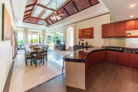 Villa in Phuket, Thailand 4 bedrooms № 173462 - photo 28