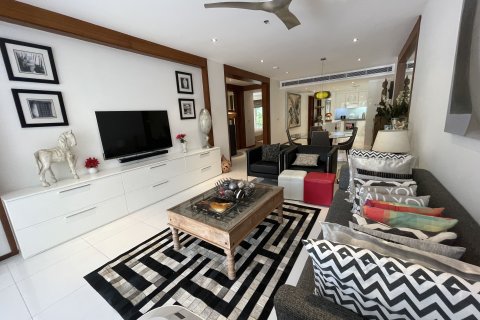 Condo in Phuket, Thailand, 2 bedrooms  № 167730