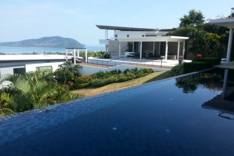 Villa in Rawai, Thailand 6 bedrooms № 223180