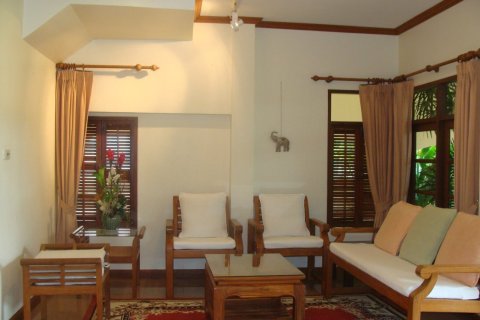 House in Phuket, Thailand 4 bedrooms № 223184