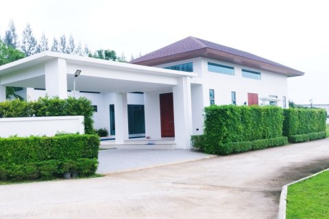 Villa in Saraphi, Thailand 3 bedrooms № 148205 - photo 4