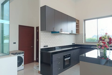 Villa in Saraphi, Thailand 3 bedrooms № 148205 - photo 3