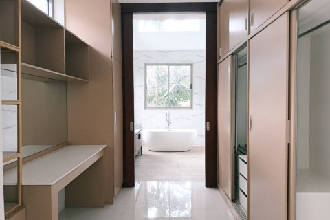 Villa in Saraphi, Thailand 3 bedrooms № 148205 - photo 2
