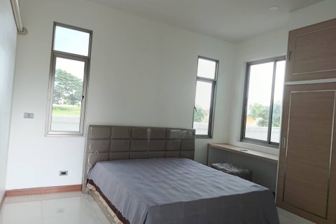 Villa in Saraphi, Thailand 3 bedrooms № 148205 - photo 9
