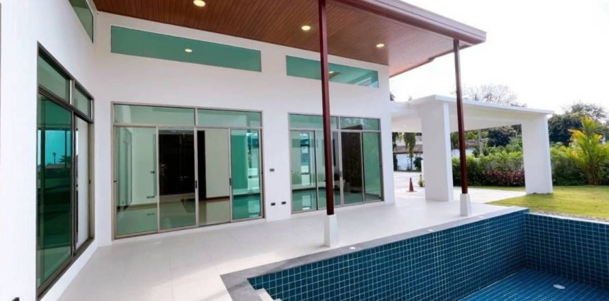 Villa in Saraphi, Thailand 3 bedrooms № 148205