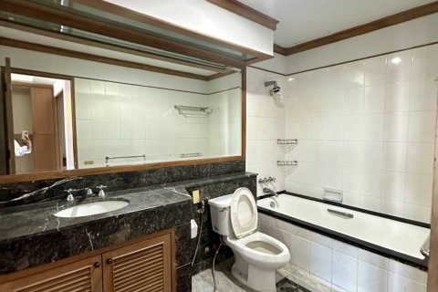 Condo in Khlong San, Bangkok, Thailand, 1 bedroom  № 162322 - photo 6