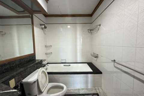 Condo in Khlong San, Bangkok, Thailand, 1 bedroom  № 162322 - photo 7