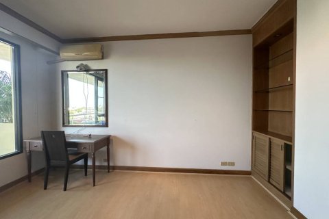 Condo in Khlong San, Bangkok, Thailand, 1 bedroom  № 162322 - photo 4