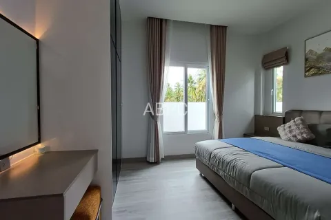 Casa de 5 dormitorios en Pattaya, Tailandia № 211385 - foto 11