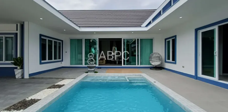 Casa de 5 dormitorios en Pattaya, Tailandia № 211385