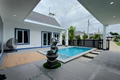 Casa de 5 dormitorios en Pattaya, Tailandia № 211385 - foto 3