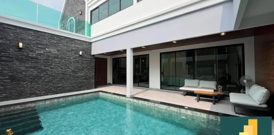 Casa de 4 dormitorios en Pattaya, Tailandia № 211381