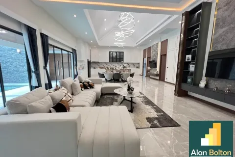 Casa de 4 dormitorios en Pattaya, Tailandia № 211381 - foto 18