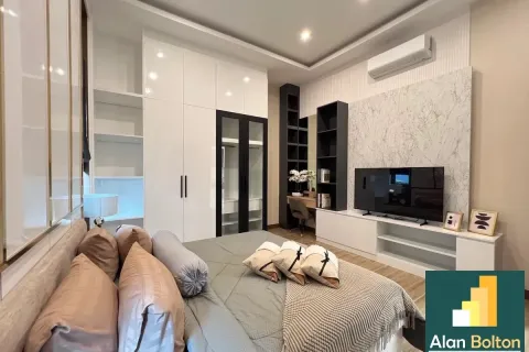 Casa de 4 dormitorios en Pattaya, Tailandia № 211381 - foto 5