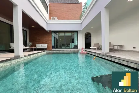 Casa de 4 dormitorios en Pattaya, Tailandia № 211381 - foto 13