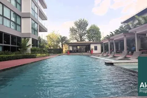 Condominio de 3 dormitorios en Jomtien Beach, Pattaya, Tailandia № 211379 - foto 9
