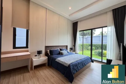 Casa de 4 dormitorios en Pattaya, Tailandia № 211380 - foto 6