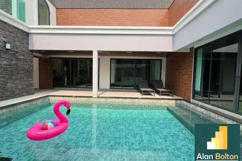 Casa de 4 dormitorios en Pattaya, Tailandia № 211380 - foto 13
