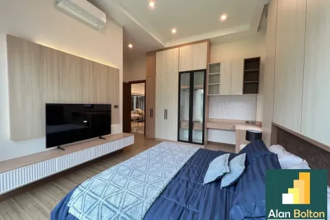 Casa de 4 dormitorios en Pattaya, Tailandia № 211380 - foto 5