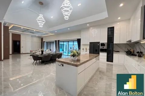 Casa de 4 dormitorios en Pattaya, Tailandia № 211380 - foto 19