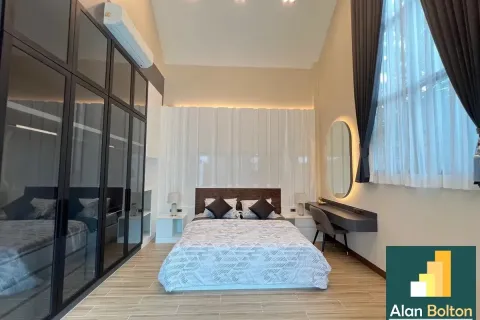 Casa de 4 dormitorios en Pattaya, Tailandia № 211380 - foto 4