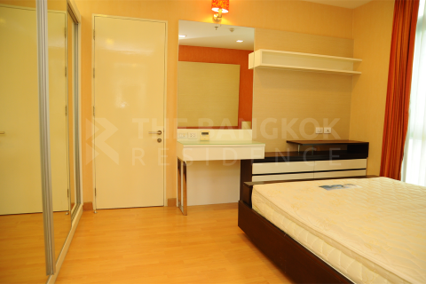 Condo in Bangkok, Thailand, 3 bedrooms № 184789 - photo 9