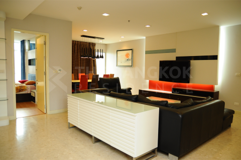 Condo in Bangkok, Thailand, 3 bedrooms № 184789 - photo 10