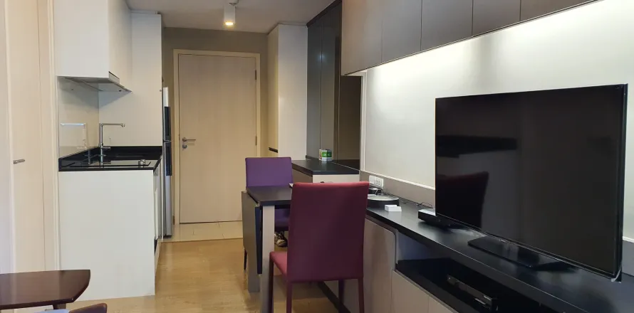 Studio in the Condo in Watthana, Bangkok, Thailand  № 158569