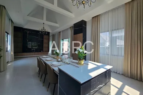 Casa de 3 dormitorios en Pattaya, Tailandia № 212020 - foto 10