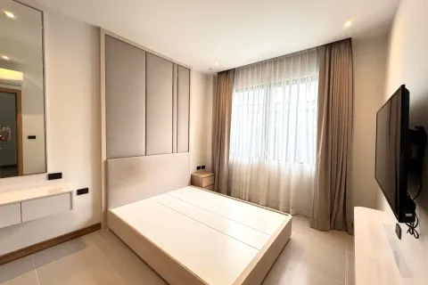 Casa de 4 dormitorios en Pattaya, Tailandia № 212016 - foto 14