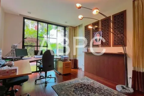 Casa de 3 dormitorios en Pattaya, Tailandia № 212022 - foto 5