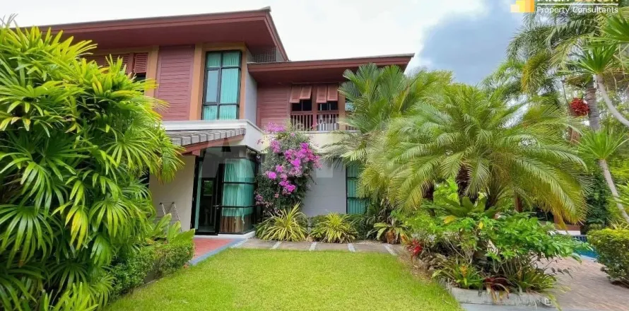 Casa de 3 dormitorios en Pattaya, Tailandia № 212022