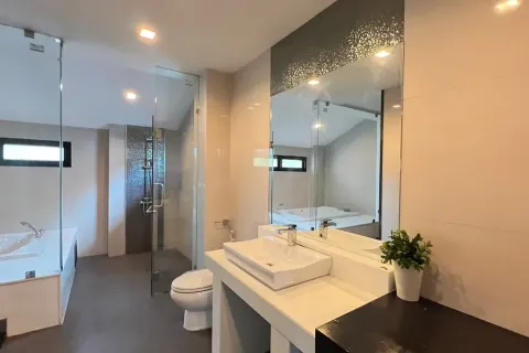 Casa de 3 dormitorios en Pattaya, Tailandia № 212021 - foto 18