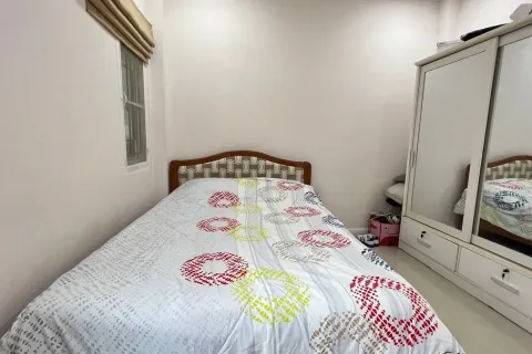 Casa de 3 dormitorios en Pattaya, Tailandia № 212017 - foto 13