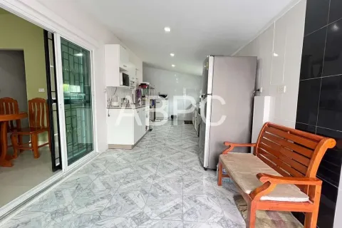 Casa de 3 dormitorios en Pattaya, Tailandia № 212017 - foto 8