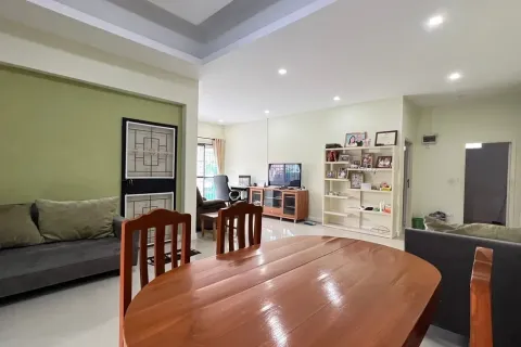 Casa de 3 dormitorios en Pattaya, Tailandia № 212017 - foto 17