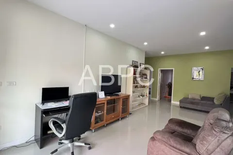 Casa de 3 dormitorios en Pattaya, Tailandia № 212017 - foto 4