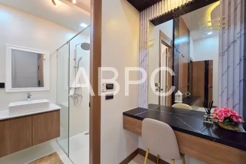 Casa de 3 dormitorios en Pattaya, Tailandia № 212018 - foto 13