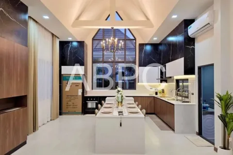 Casa de 3 dormitorios en Pattaya, Tailandia № 212018 - foto 7