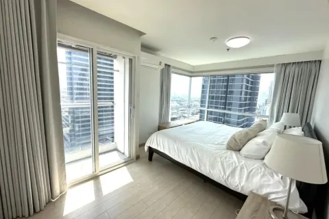 Кондоминиум с 3 спальнями в Банг Раке, Бангкок, Таиланд № 164521 - фото 8