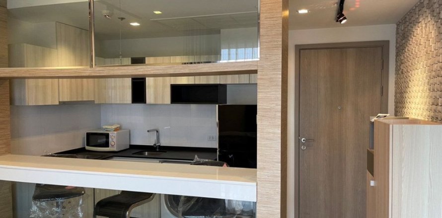 Studio in the Condo in Watthana, Bangkok, Thailand  № 164526