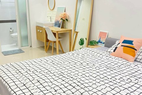 Кондоминиум с 2 спальнями в Дин Даенге, Бангкок, Таиланд № 164522 - фото 5