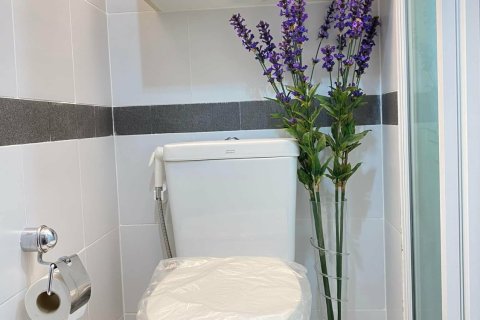 Кондоминиум с 2 спальнями в Дин Даенге, Бангкок, Таиланд № 164522 - фото 8