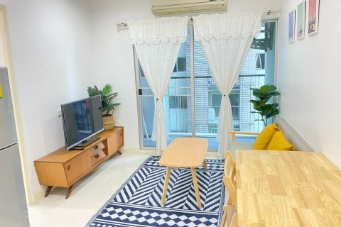 Кондоминиум с 2 спальнями в Дин Даенге, Бангкок, Таиланд № 164522 - фото 2