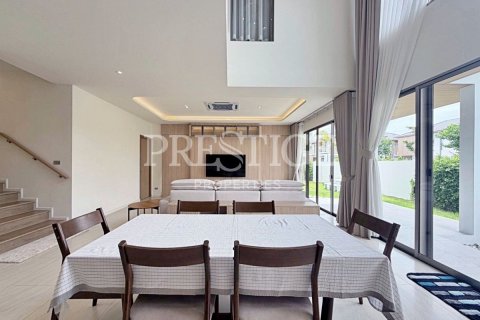 Haus in Pattaya, Thailand 4 Schlafzimmer № 220679 - Foto 6