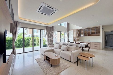 Haus in Pattaya, Thailand 4 Schlafzimmer № 220679 - Foto 2