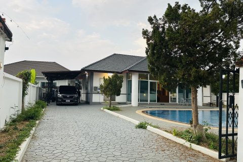 House in Hang Dong, Thailand 2 bedrooms № 168909 - photo 2